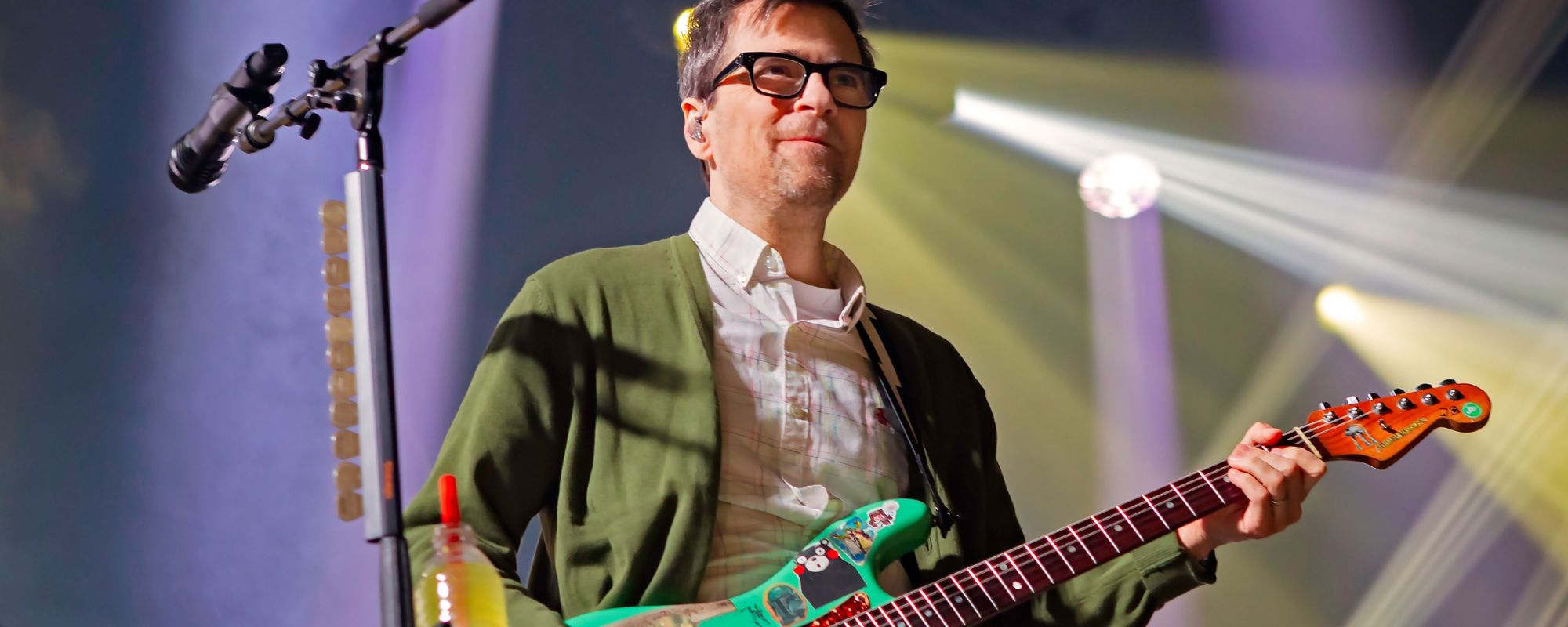 De qualquer forma, aqui está o Weezer dando as boas-vindas ao Oasis após o novo anúncio